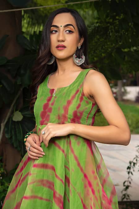 Shop_Pomcha Jaipur_Green Organza Notched Tie Dye Anarkali Set _Online_at_Aza_Fashions