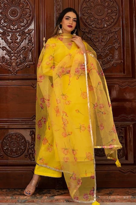 POMCHA JAIPUR Yellow Top Embellished Gota V Neck Kurta Set With Dupatta