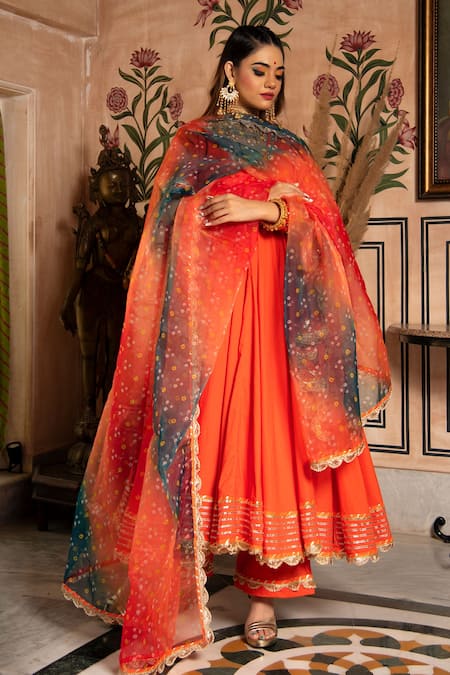 Pomcha Jaipur_Orange Cotton And Organza Bandhej Print V Neck Anarkali Set _Online_at_Aza_Fashions