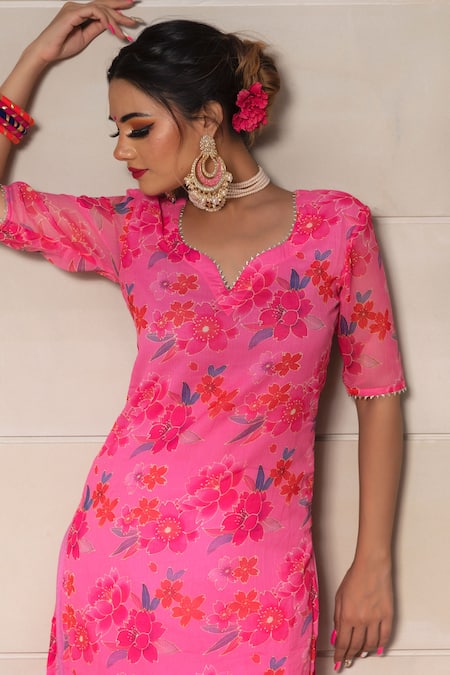 Buy_Pomcha Jaipur_Pink Chinnon Chiffon And Cotton Floral Print Leaf Neck Kurta Pant Set _Online_at_Aza_Fashions