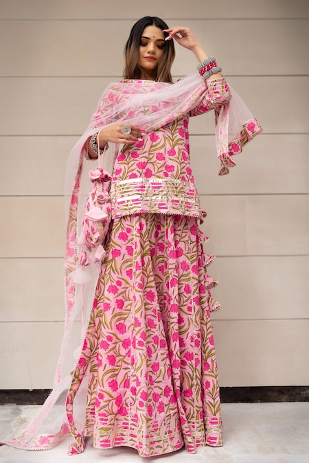 Pomcha Jaipur_Pink Cotton, Dupatta Soft Net Floral Motifs Hand Block Print Skirt Kurta Set _Online_at_Aza_Fashions