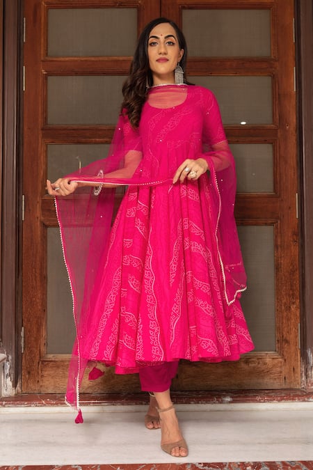 Pomcha Jaipur Pink Cotton And Soft Net Bandhej Print Scoop Neck Anarkali Set Online at Aza Fashions Pomcha Jaipur_Pink Cotton And Soft Net Bandhej Print Scoop Neck Anarkali Set _Online_at_Aza_Fashions