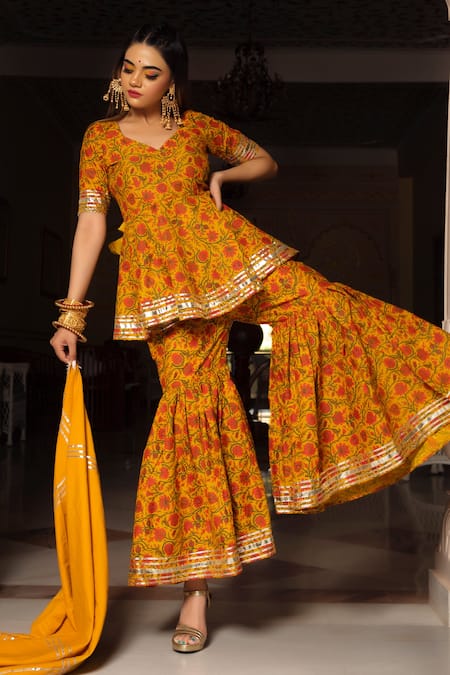 Pomcha Jaipur_Yellow Cotton Hand Block Leaf Neck Print Kurta Sharara Set _Online_at_Aza_Fashions
