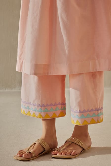 Buy_Sureena Chowdhri_Peach Organza, Silk Chanderi Thread Work, Applique V Neck Flared Kurta Set_Online_at_Aza_Fashions