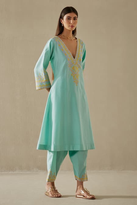Sureena Chowdhri_Purple Organza, Silk Chanderi Thread Work Round Notched Flared Kurta Set _Online_at_Aza_Fashions