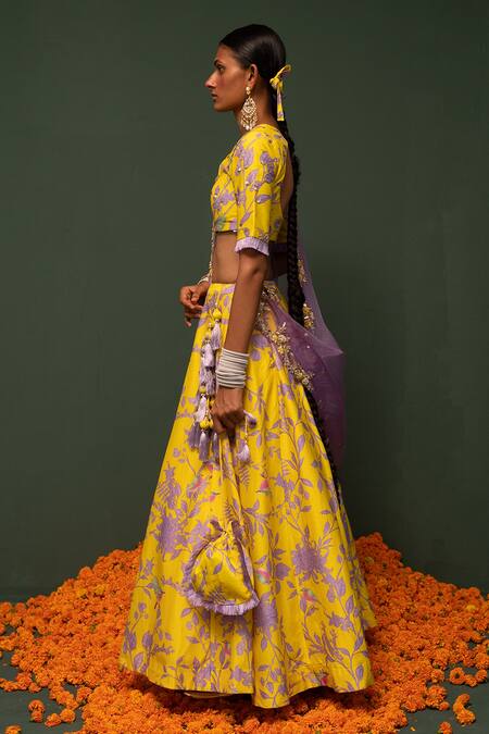 Chrkha Yellow , Organza Bird, Floral, Sequin V Neck Print Lehenga Set Online at Aza Fashions Chrkha_Yellow , Organza Bird, Floral, Sequin V Neck Print Lehenga Set _Online_at_Aza_Fashions