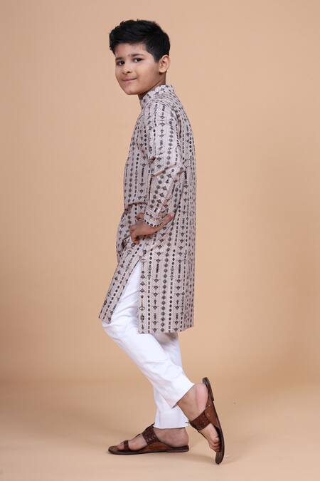 Shop Raghavendra Rathore Blue Pink Cotton Embroidery Linear Print Kurta Online at Aza Fashions Shop_Raghavendra Rathore Blue_Pink Cotton Embroidery Linear Print Kurta _Online_at_Aza_Fashions