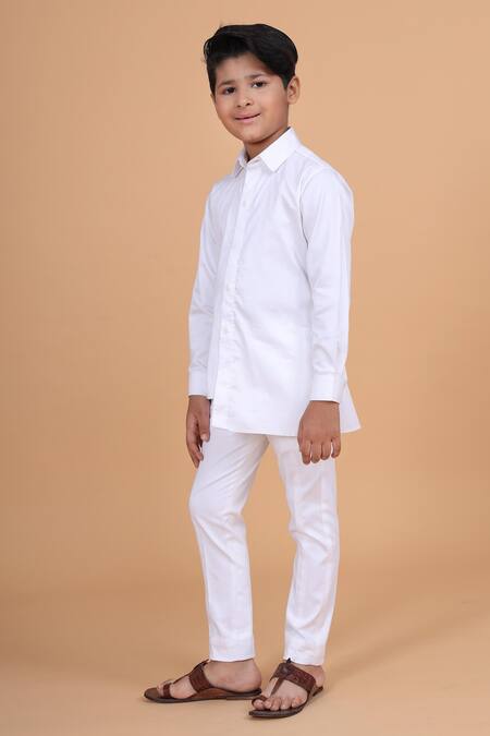 Shop_Raghavendra Rathore Blue_White Cotton Spread Collar Kurta _Online_at_Aza_Fashions