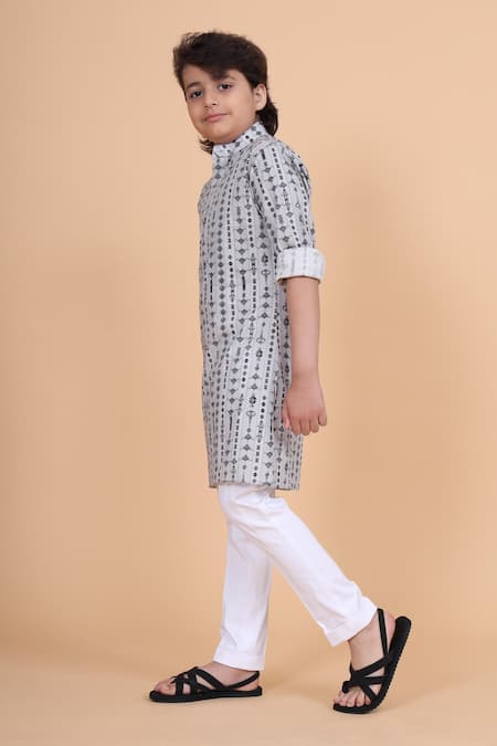 Buy_Raghavendra Rathore Blue_Blue Cotton Linear Print Kurta _Online_at_Aza_Fashions