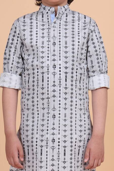 Shop_Raghavendra Rathore Blue_Blue Cotton Linear Print Kurta _Online_at_Aza_Fashions