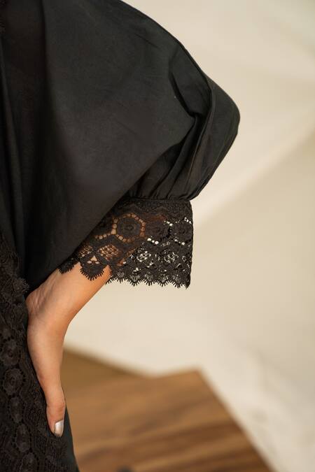 Avaasya Jaipur_Black Cotton Floral V Neck Embroidered Kurta And Pant Set _at_Aza_Fashions