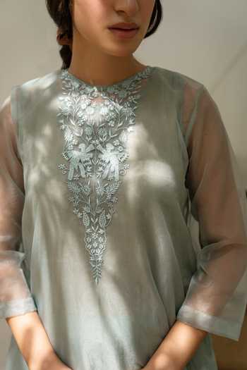 Avaasya Jaipur_Green Kurta- Organza, Pants- Muslin Silk, Slip- Mulmul Embroidered And Set _at_Aza_Fashions