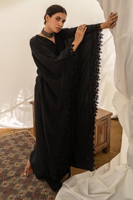 Avaasya Jaipur_Black Kaftan- Crepe, Slip- Mulmul Floral V Neck Embroidered_Online_at_Aza_Fashions