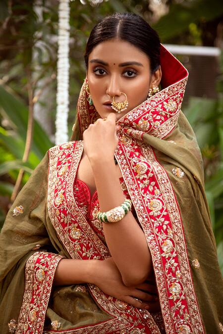 Pallavi Poddar_Red Dupatta Tissue, Lehenga And Blouse Raw Dehradun Embroidered Bridal Set_Online_at_Aza_Fashions