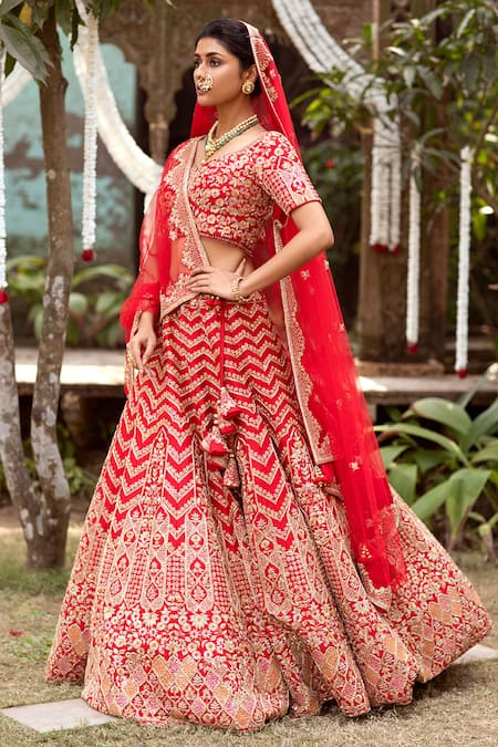 Pallavi Poddar Honeycomb Raw Silk Embroidered Bridal Lehenga Set 
