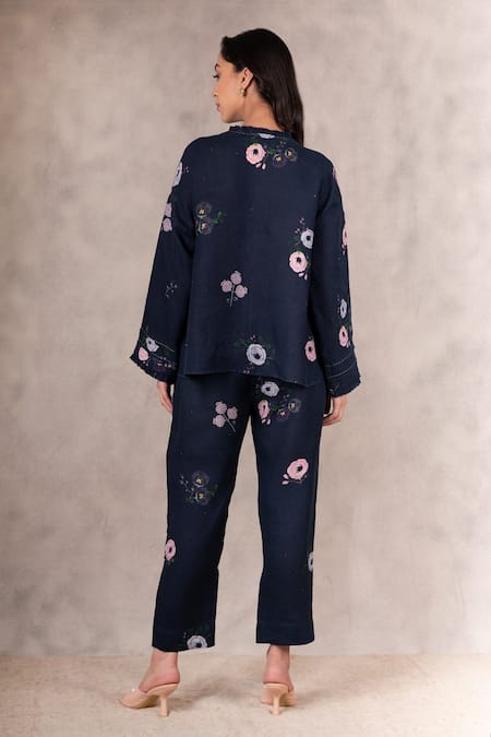 Shop Arcvsh By Pallavi Singh Blue 100% Linen Floral Eden Print Pant at Aza Fashions Shop_Arcvsh By Pallavi Singh_Blue 100% Linen Floral Eden Print Pant _at_Aza_Fashions