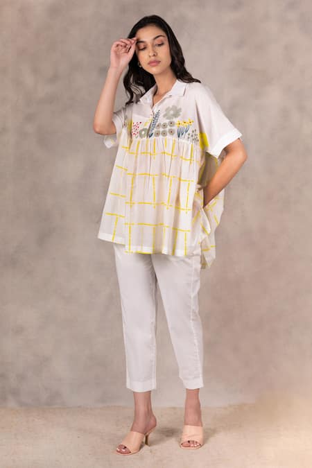 Arcvsh By Pallavi Singh Ivory Cotton Silk Checkered, Floral Collared Neck Print Top at Aza Fashions Arcvsh By Pallavi Singh_Ivory Cotton Silk Checkered, Floral Collared Neck Print Top_at_Aza_Fashions