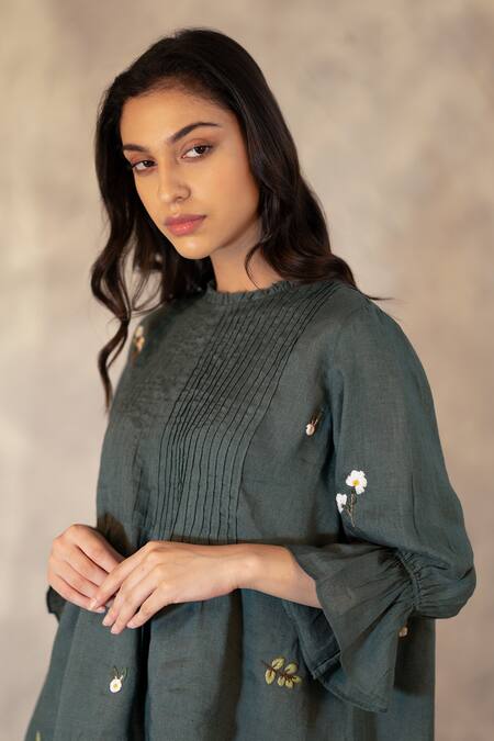 Buy Arcvsh By Pallavi Singh Green 100% Linen Floral Round Embroidered Top Online at Aza Fashions Buy_Arcvsh By Pallavi Singh_Green 100% Linen Floral Round Embroidered Top _Online_at_Aza_Fashions