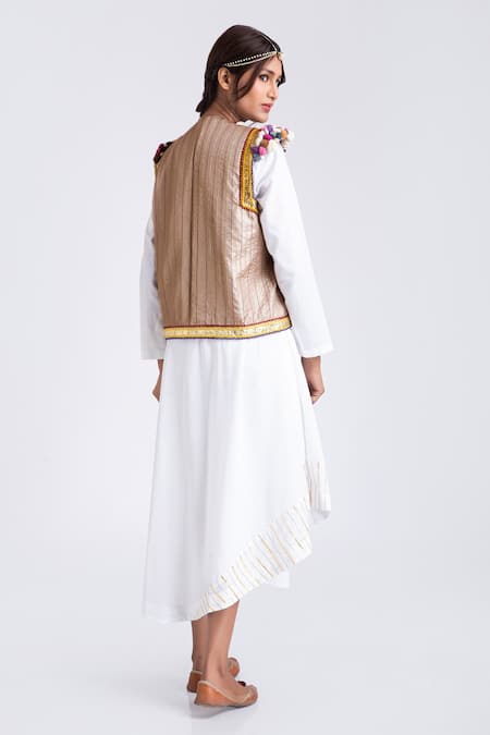Kalakari By Akanksha Silk Jacket & Kurta Set 