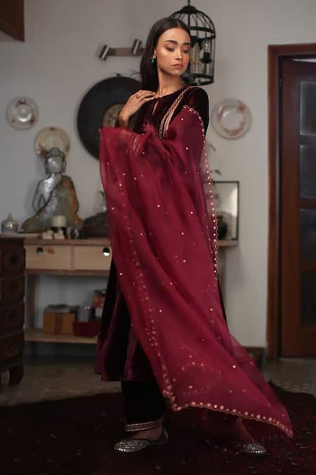 Rhua Velvet Embroidered Kurta Set 