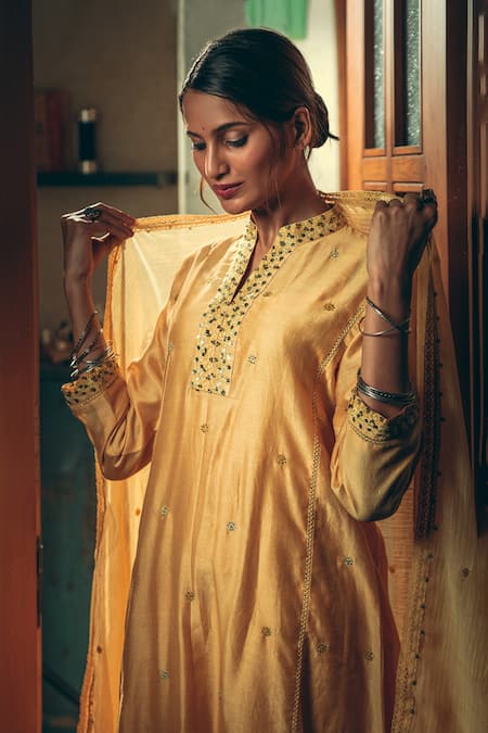 Shop_Rhua_Yellow Kurta Chanderi Embroidery Sequin V Neck Set _Online_at_Aza_Fashions