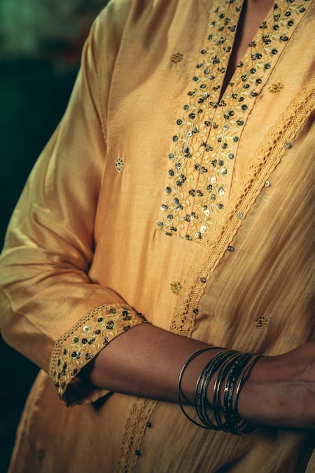 Rhua_Yellow Kurta Chanderi Embroidery Sequin V Neck Set _at_Aza_Fashions