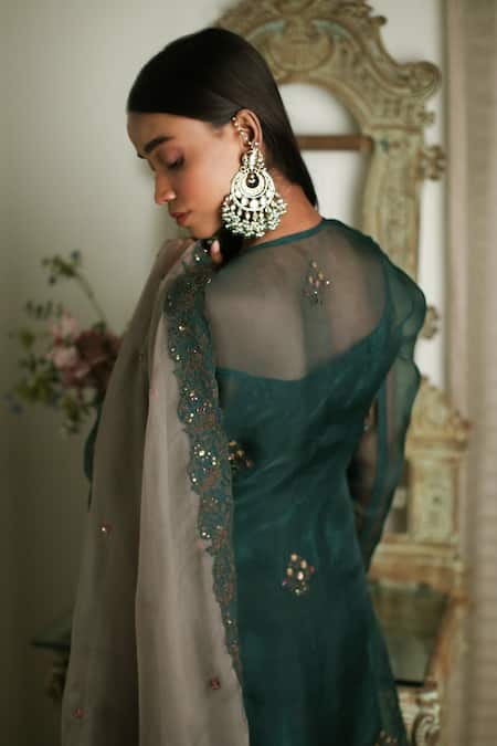 Rhua Floral Embroidered Kurta Set 