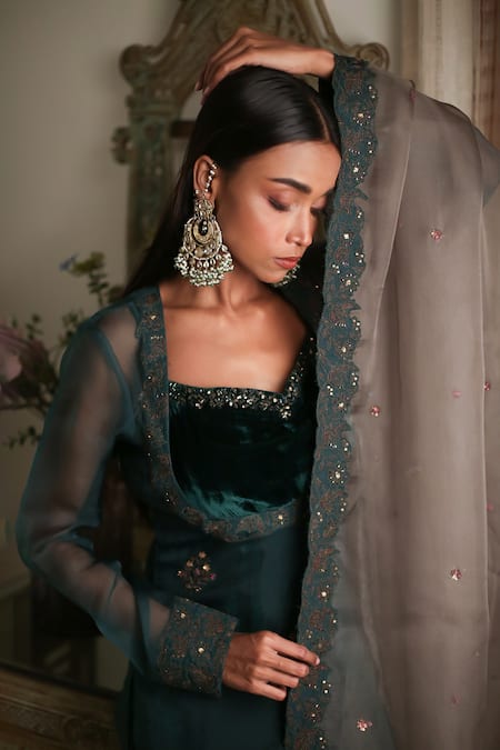 Buy_Rhua_Green Dupatta Organza, Inner Velvet, Kurta, Pant Cotton Silk Embroidered Set _Online_at_Aza_Fashions