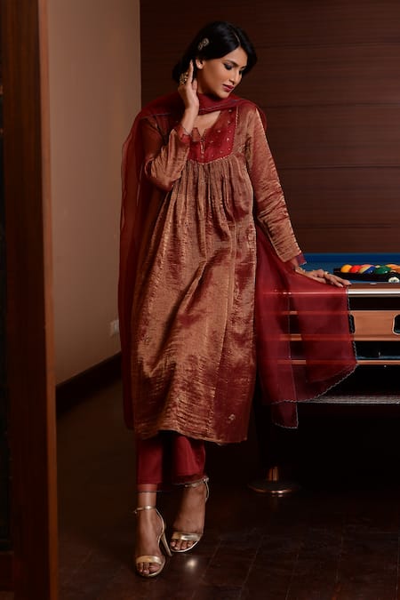 Rhua_Maroon Dupatta Organza, Kurta Tissue Chanderi, Pant, Slip Embroidered Set_Online_at_Aza_Fashions