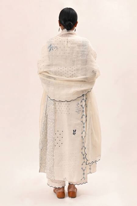 Shop Arcvsh By Pallavi Singh Ivory , Gauze Floral, Geometric Round Printed Kurta Pant Set at Aza Fashions Shop_Arcvsh By Pallavi Singh_Ivory , Gauze Floral, Geometric Round Printed Kurta Pant Set_at_Aza_Fashions