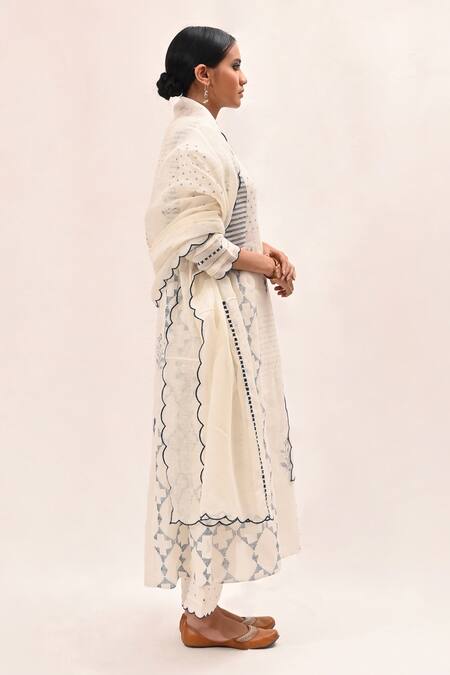 Arcvsh By Pallavi Singh Ivory , Gauze Floral, Geometric Round Printed Kurta Pant Set Online at Aza Fashions Arcvsh By Pallavi Singh_Ivory , Gauze Floral, Geometric Round Printed Kurta Pant Set_Online_at_Aza_Fashions