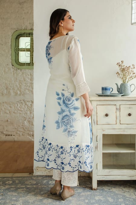 Shop Naaz By Noor Blue Cotton, Organza, Chanderi Floral Motifs Square Neck Print Kurta Pant Set at Aza Fashions Shop_Naaz By Noor_Blue Cotton, Organza, Chanderi Floral Motifs Square Neck Print Kurta Pant Set _at_Aza_Fashions