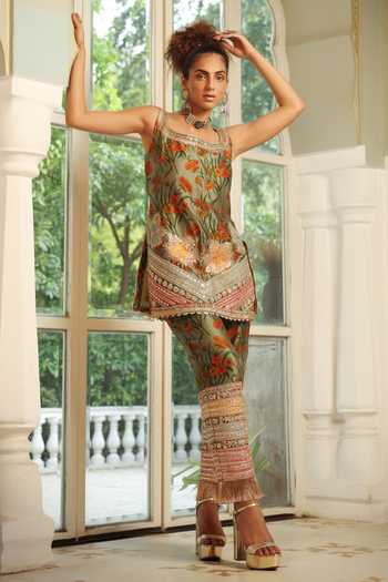 Pallavi Jaipur_Green Chanderi Lining Mulmul Bageecha Print And Marodi Floral Kurta & Pant Set _Online_at_Aza_Fashions