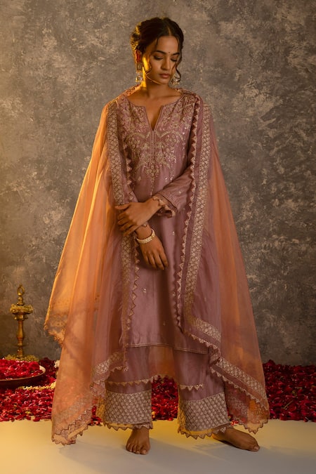 Glittire by Sakshi Verma Purple Silk Chanderi Embroidered Zari And Sequin Work Notched Kurta Set 