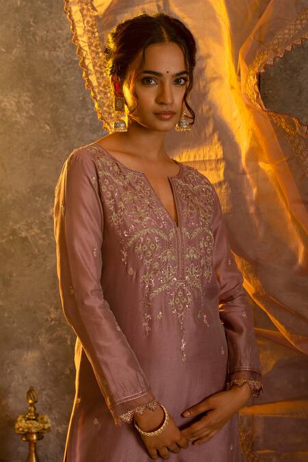 Buy_Glittire By Sakshi Verma_Purple Silk Chanderi Embroidered Zari And Sequin Work Notched Kurta Set _Online_at_Aza_Fashions