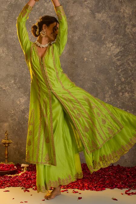 Glittire By Sakshi Verma Green Silk Chanderi Embroidered Zari Dori Work V Kurta Palazzo Set Online at Aza Fashions Glittire By Sakshi Verma_Green Silk Chanderi Embroidered Zari Dori Work V Kurta Palazzo Set _Online_at_Aza_Fashions