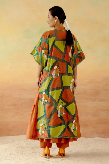 Shweta Aggarwal Tiered Kurta Set With Color Block Cape 