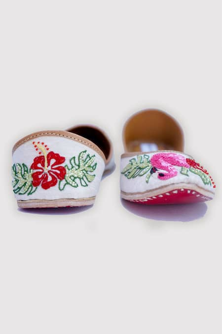 Shop_Label Deepti Bajaj_White Embroidered Lush Silk Juttis _Online_at_Aza_Fashions