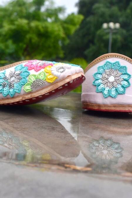 Kasually Klassy_Pink Floral Embroidered Juttis_Online_at_Aza_Fashions