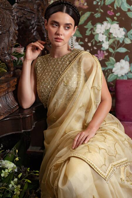 Buy_Shimai Jayachandra_Beige Silk Organza Floral, Pearl, Zardozi Jaisalmer Embroidered Saree _Online_at_Aza_Fashions