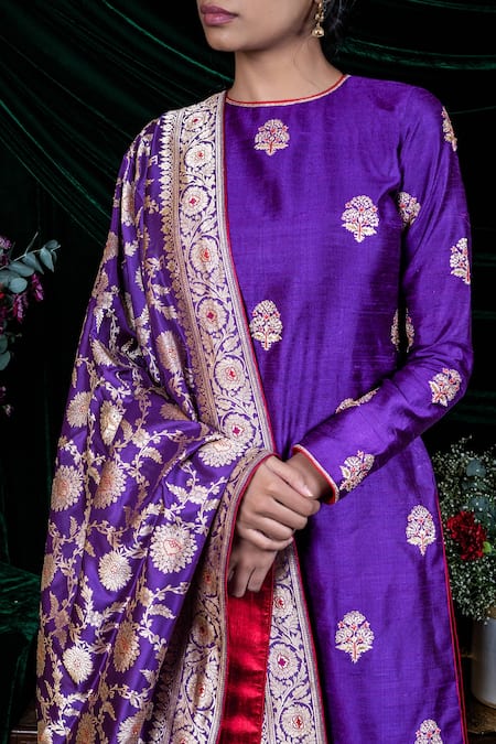 Shimai Jayachandra Embroidered Kurta & Pant Set 