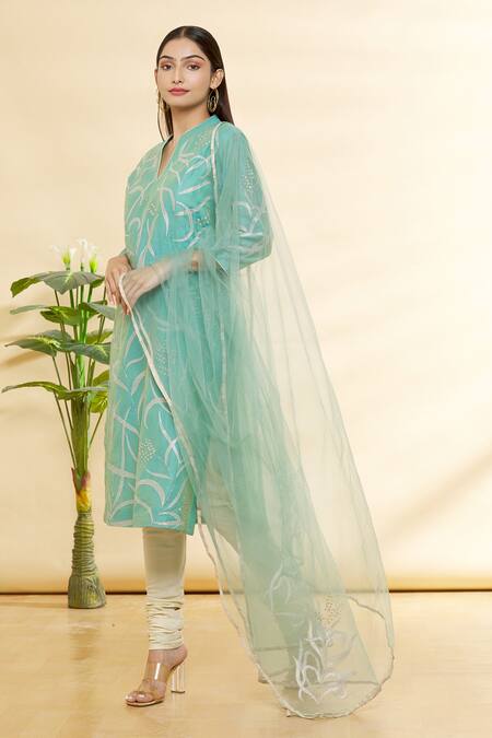 Rohini Bedi Green Chanderi Applique And Hand Work Notched Embroidered Kurta Set Online at Aza Fashions Rohini Bedi_Green Chanderi Applique And Hand Work Notched Embroidered Kurta Set _Online_at_Aza_Fashions