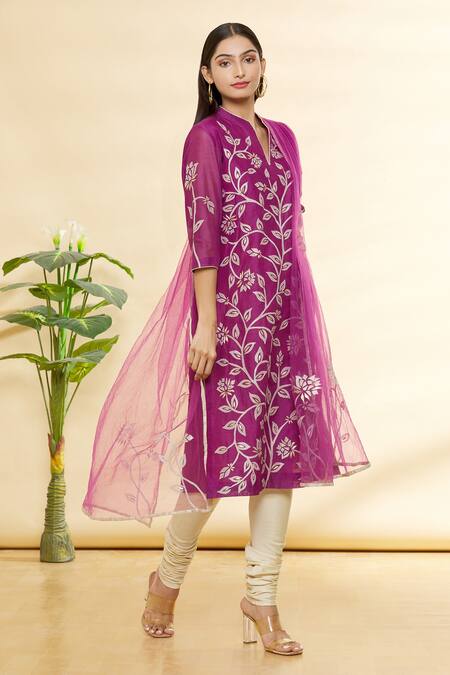 Rohini Bedi Purple Chanderi Applique And Hand Work Notched Embroidered Kurta Set Online at Aza Fashions Rohini Bedi_Purple Chanderi Applique And Hand Work Notched Embroidered Kurta Set _Online_at_Aza_Fashions