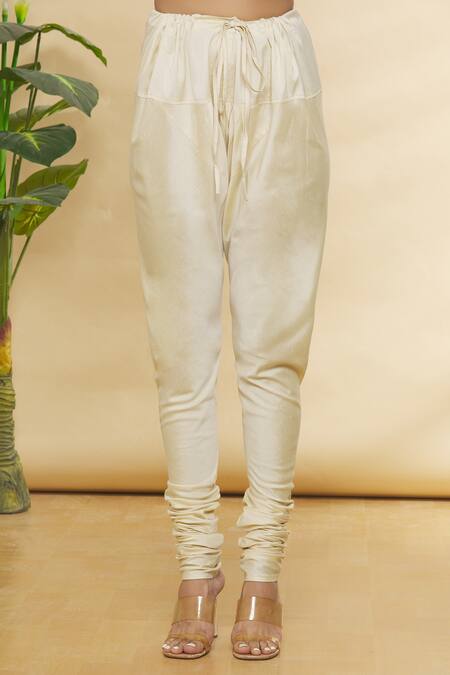 Rohini Bedi Purple Chanderi Applique And Hand Work Notched Embroidered Kurta Set at Aza Fashions Rohini Bedi_Purple Chanderi Applique And Hand Work Notched Embroidered Kurta Set _at_Aza_Fashions