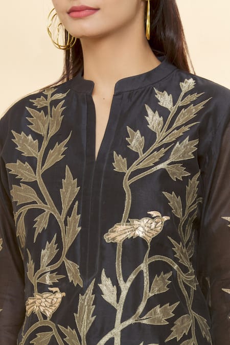 Rohini Bedi Black Chanderi Applique And Hand Work Notched Embroidered Kurta Set at Aza Fashions Rohini Bedi_Black Chanderi Applique And Hand Work Notched Embroidered Kurta Set _at_Aza_Fashions