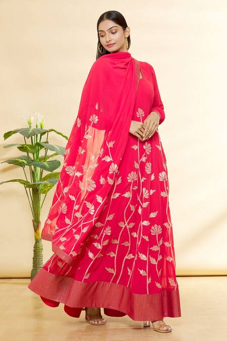 Buy Rohini Bedi Coral Georgette Applique Work Scoop Neck Embroidered Anarkali Set Online at Aza Fashions Buy_Rohini Bedi_Coral Georgette Applique Work Scoop Neck Embroidered Anarkali Set _Online_at_Aza_Fashions