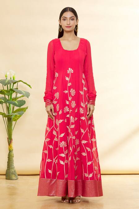 Shop Rohini Bedi Coral Georgette Applique Work Scoop Neck Embroidered Anarkali Set Online at Aza Fashions Shop_Rohini Bedi_Coral Georgette Applique Work Scoop Neck Embroidered Anarkali Set _Online_at_Aza_Fashions