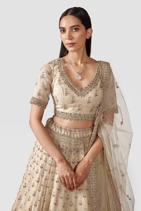 Shop Swati Narula Ivory Dupatta Net, Lehenga And Blouse Organza Dua Hand Embroidered Bridal Set Online at Aza Fashions Shop_Swati Narula_Ivory Dupatta Net, Lehenga And Blouse Organza Dua Hand Embroidered Bridal Set _Online_at_Aza_Fashions
