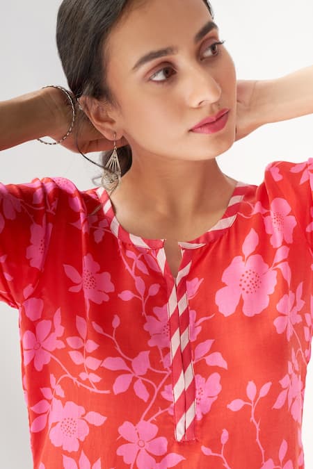 Negra Elegante_Pink Cotton Silk Floral Notched Round Neck Faded Rose Kurta And Pant Set _at_Aza_Fashions