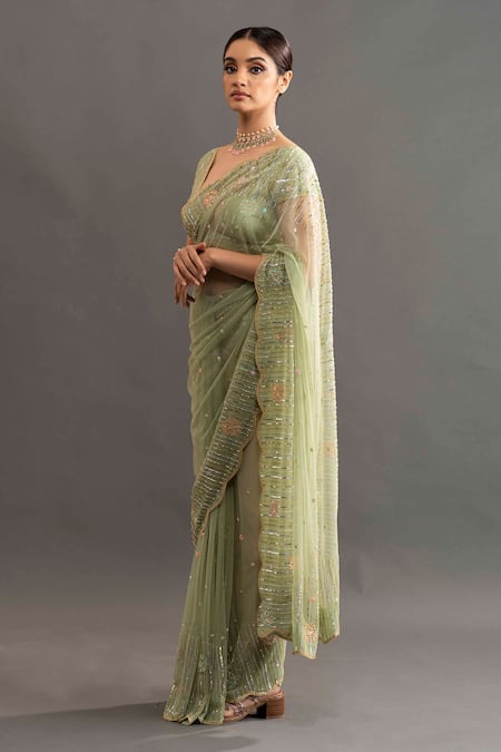 Kavitha Gutta_Green Silk, Net Floral V Neck Chloe Embroidered Saree With Blouse _Online_at_Aza_Fashions